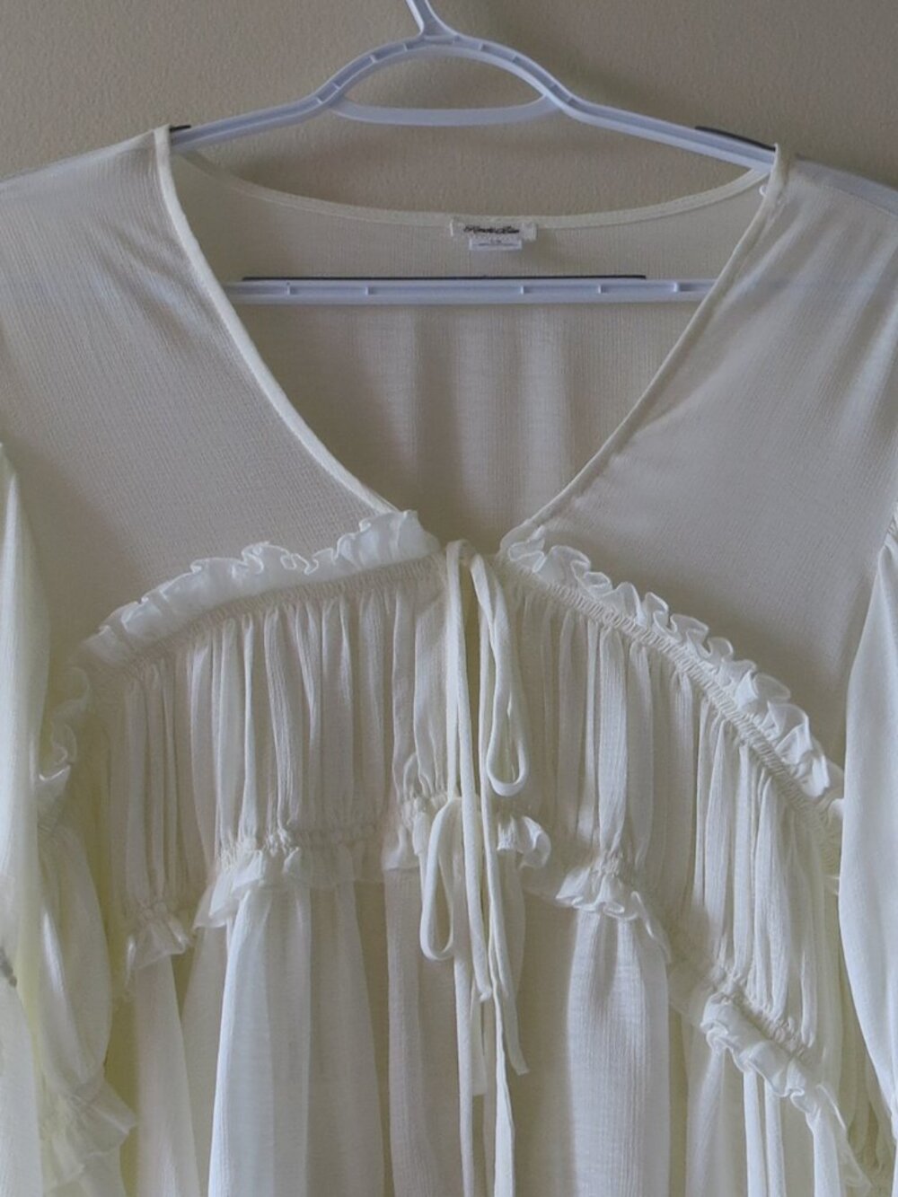 Kimchi Blue Amelia Bohemian Romantic Ruffle Sheer Babydoll Off White Top Size L - Picture 2 of 15